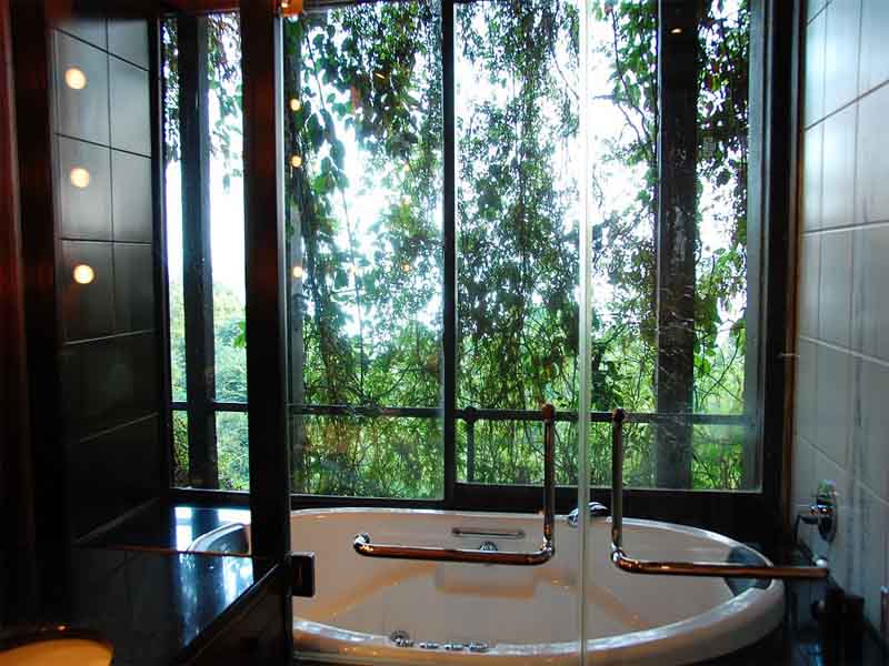 Earls Regency Kandy Bathroom